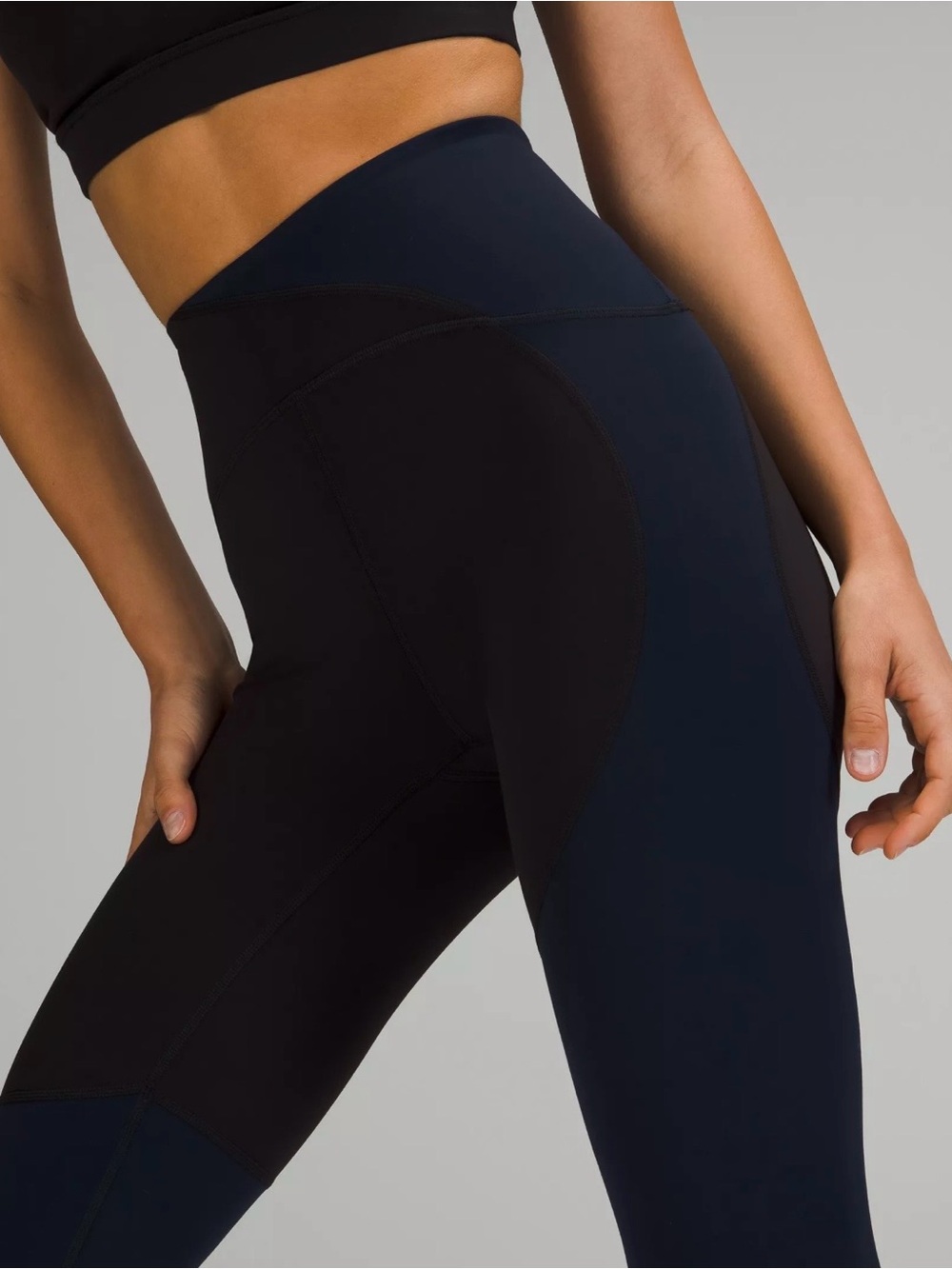 lululemon athletica Nulu Black & Navy High-Rise Colorblock Leggings - size 4 - Picture 4 of 7